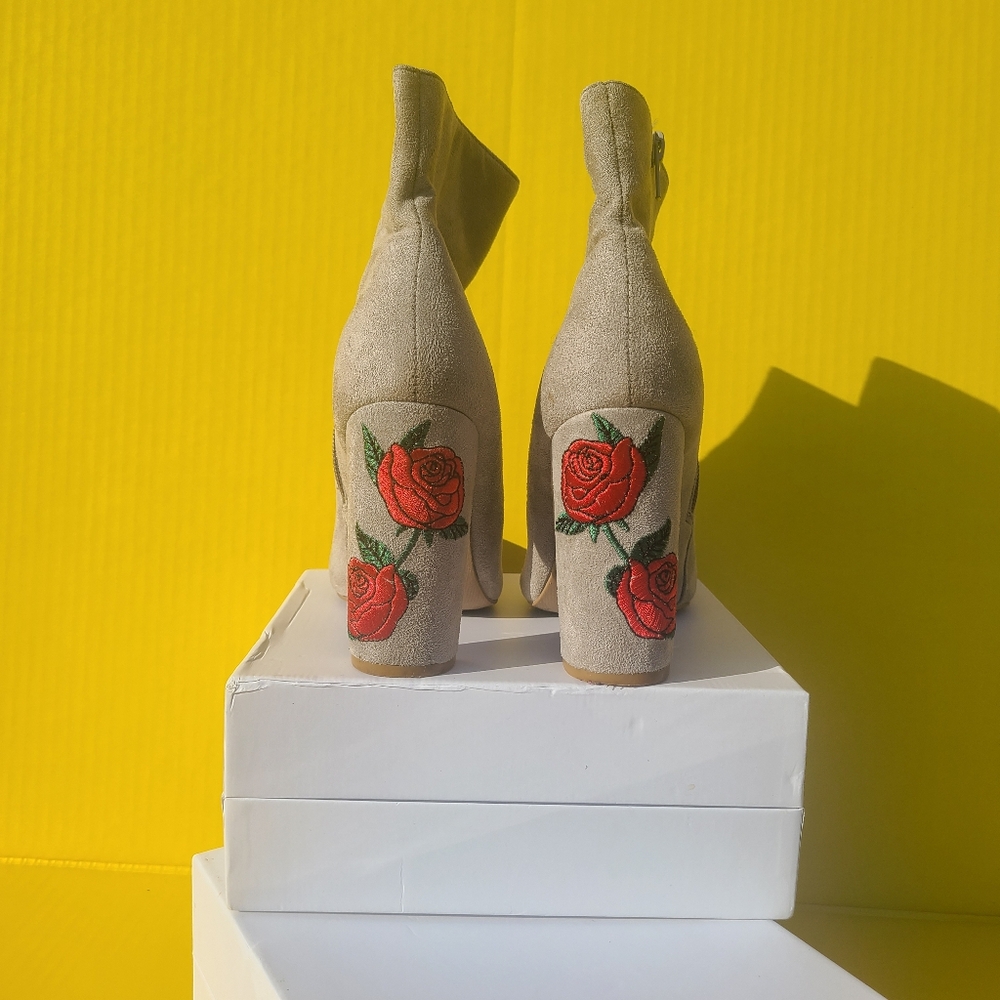 Gang Of Roses Booties - Picture 2 of 4